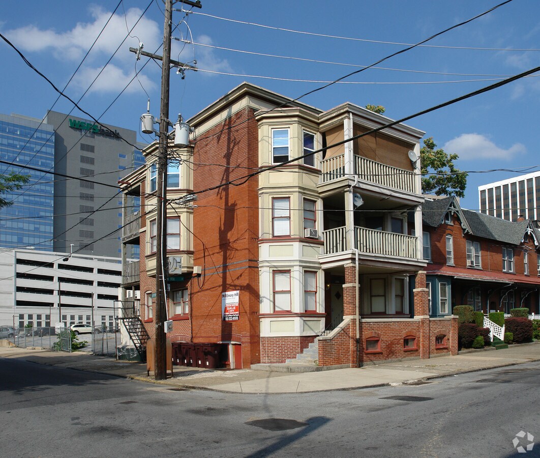 Photo - 511 W 9th St Apartments