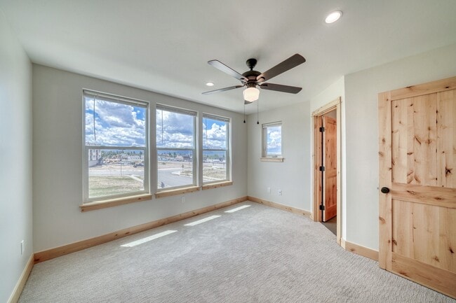Photo - 300 McClary Pk