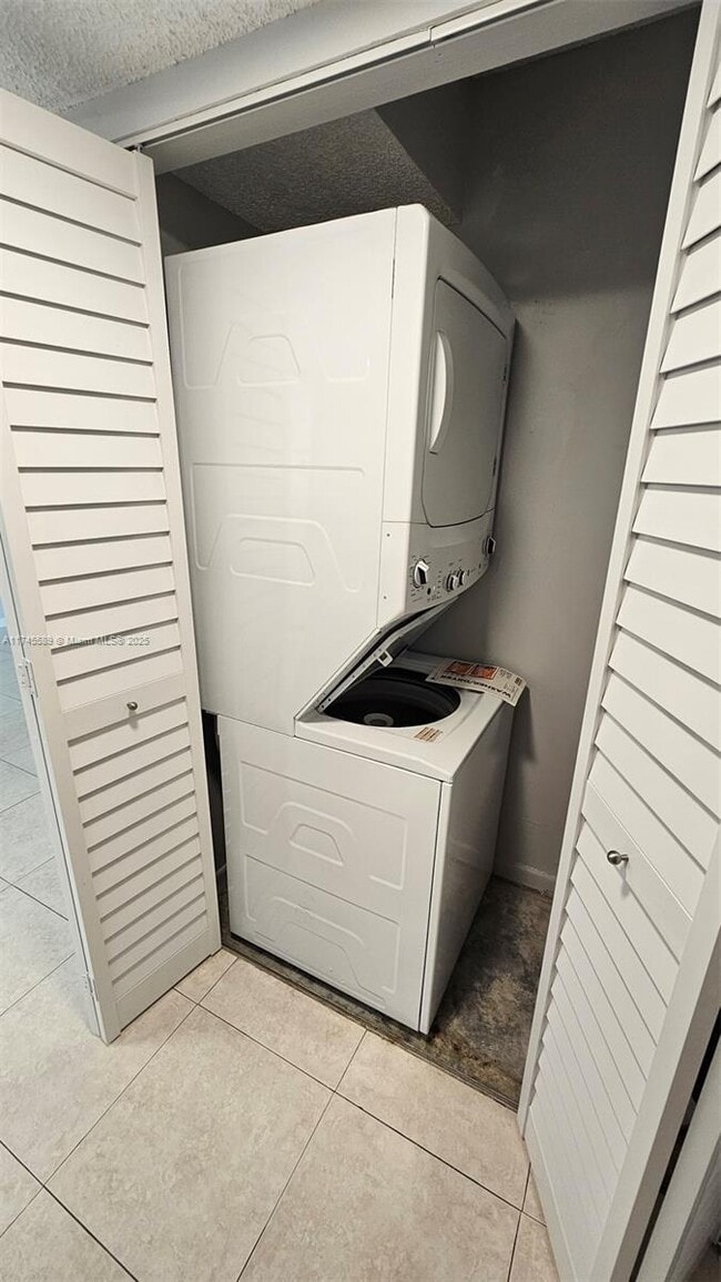 Photo - 8730 N Sherman Cir Unit 206