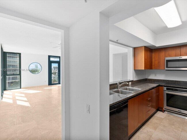 1500 Ocean Dr Unit 708