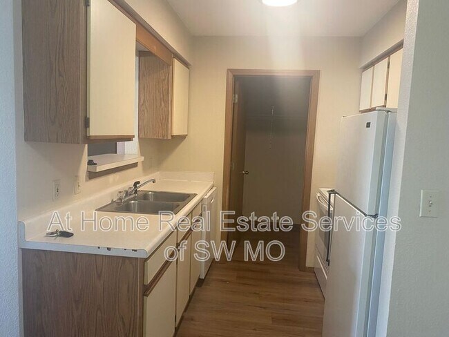 Photo - 761 E Bain St