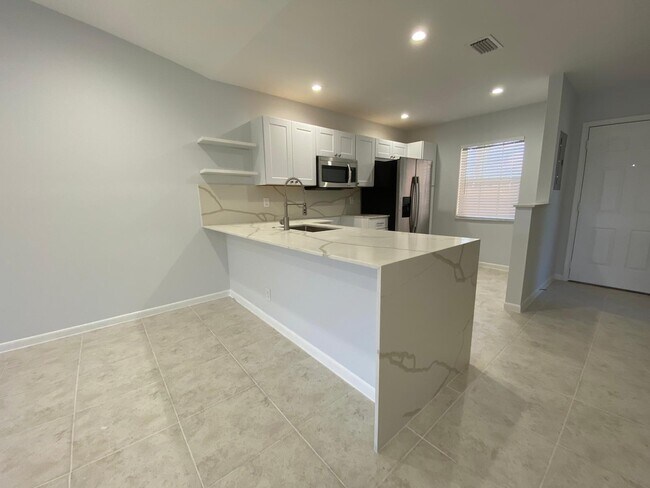 Photo - 9973 Three Lakes Cir