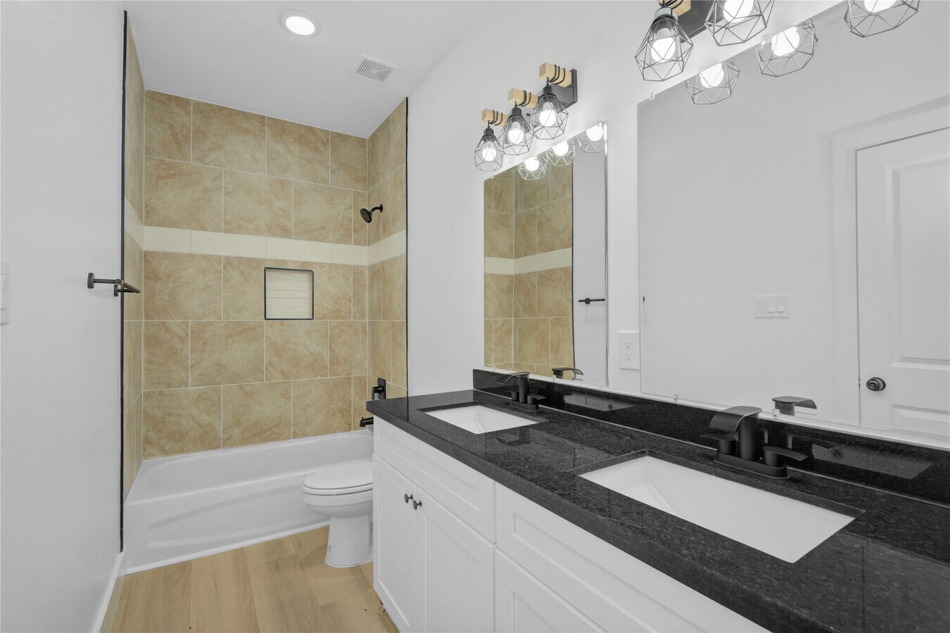 Photo - 8412 Sunnyhill St