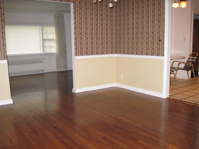 Photo - 193-47 Salerno Ave