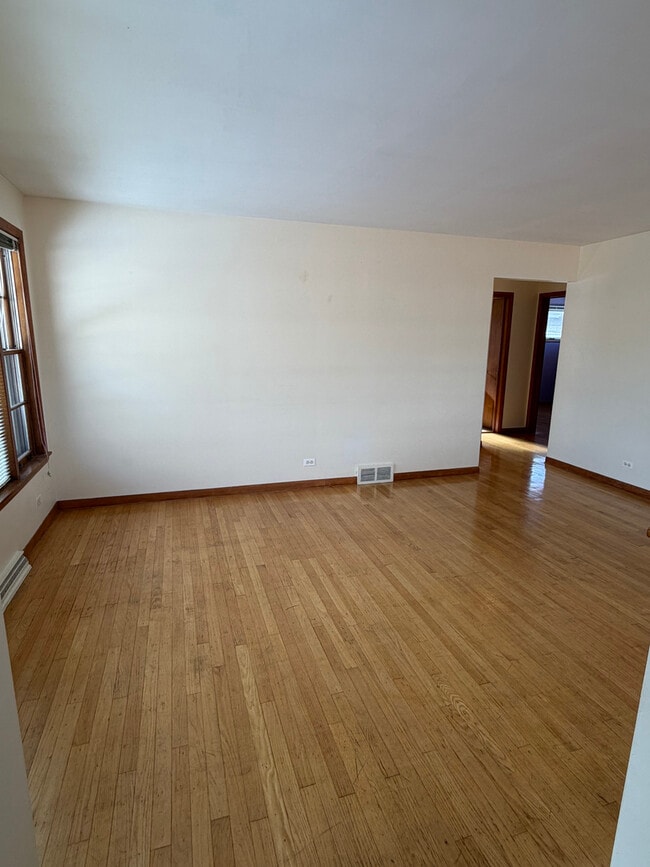 Photo - 970 Saylor Ave