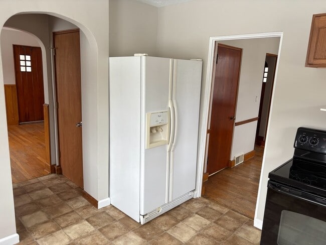 Kitchen - 392 Mercer Rd