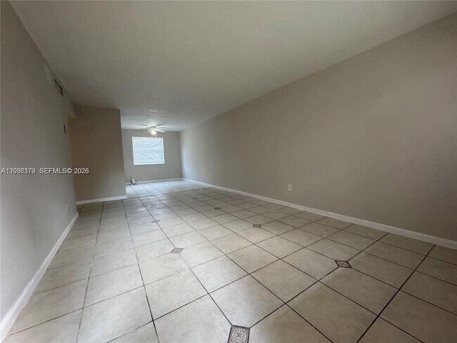 Photo - 1370 NE 119th St Unidad 137006