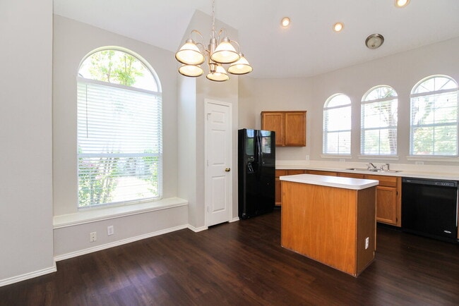 Photo - 2136 Birch Bend