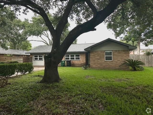 Building Photo - 9013 Lugary Dr Rental