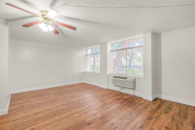 Photo - 7520 Hornwood Dr Unit 103