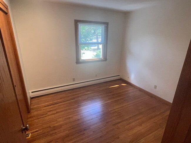 Photo - 1643 Stanbridge Ave House