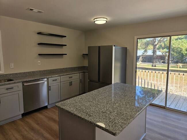 Photo - Beautiful Updated 2 bedroom, 1 bath home -...