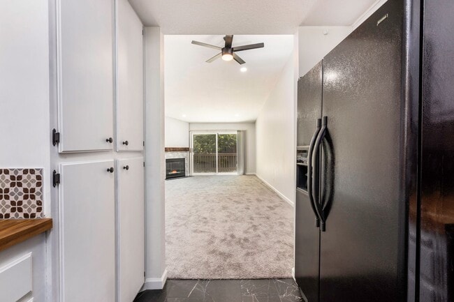 Photo - Upper 2 Bedroom, 2 Bath in Rancho Santa Margarita with Garage and Parking, be Home by New Years! Unidad 172