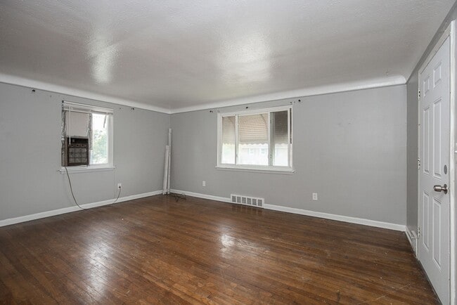 Photo - 14625 Milverton Rd Unit 14625 Milverton Rd UP_