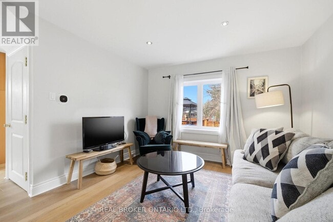 Photo - 24 Glenburn Ave