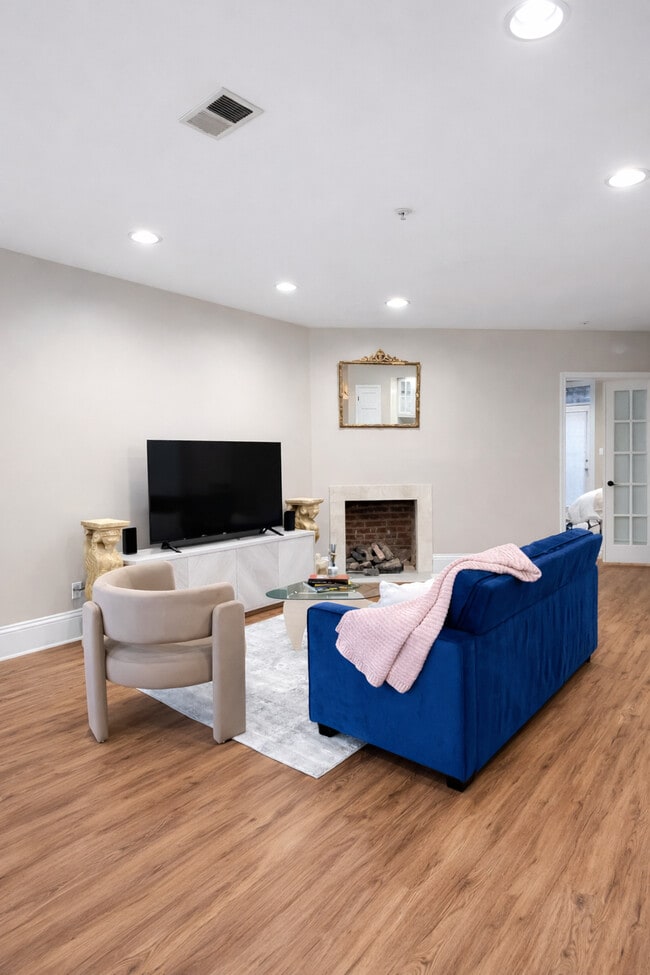 Photo - 1738 19th St NW Unit SI ID1587660P