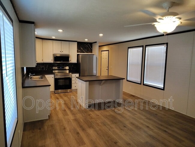 Photo - 144 Lee Ann Ln
