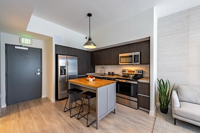 Building Photo - 3130 Heritage Trl Unit 1413