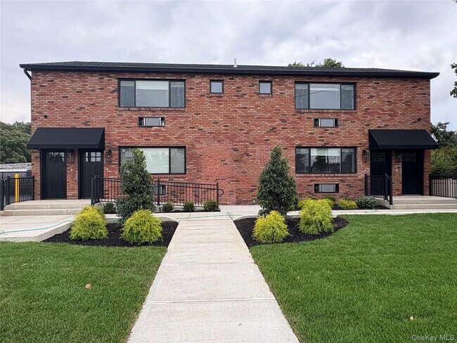 Building Photo - 455 Sunrise Hwy Unit #1B Rental