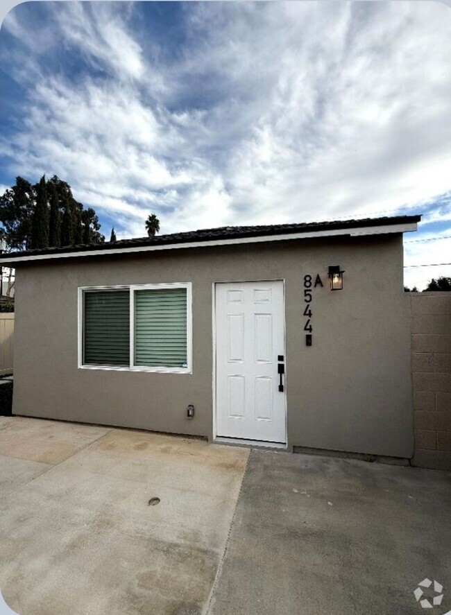 Building Photo - Beautiful Brand New Home with Inside Laund...