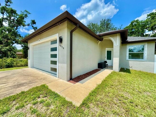 Photo - 8424 N Packwood Ave House