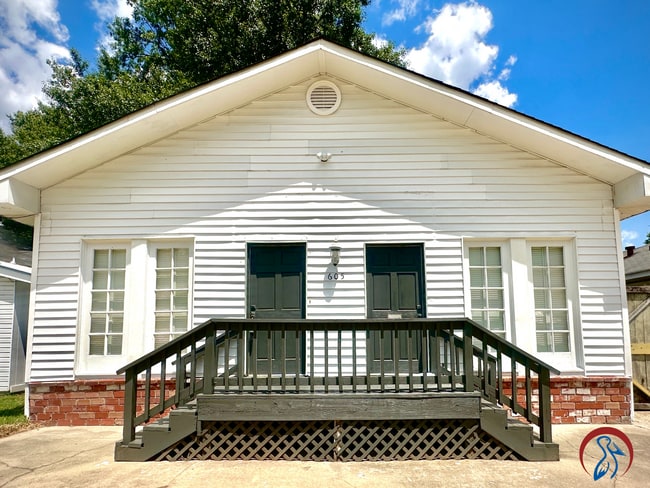 Building Photo - Garden District 2 bed 1 bath Home for Rent...