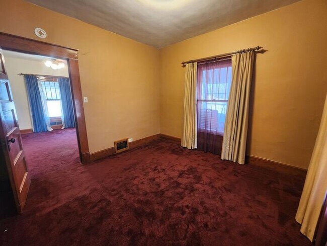 Photo - 1 Bedroom House Near Shopping, Parks and Little League Field
