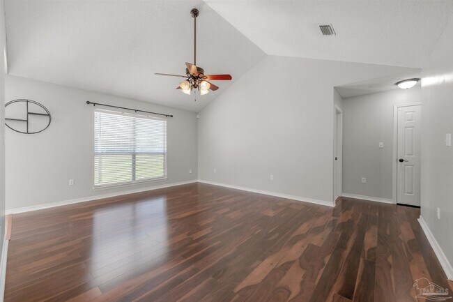 Photo - 6545 Fern St