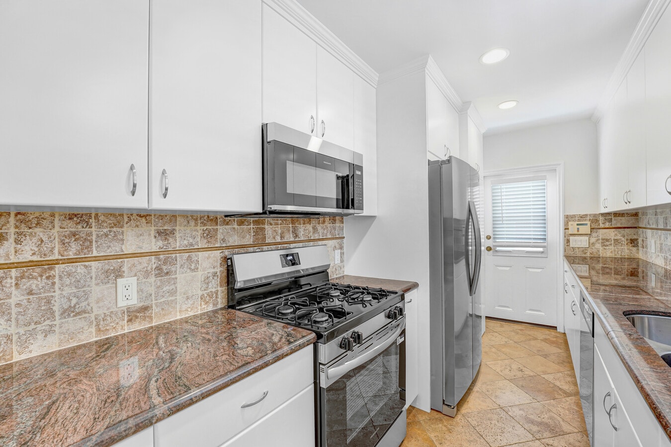 Photo - 2050 Walgrove Ave