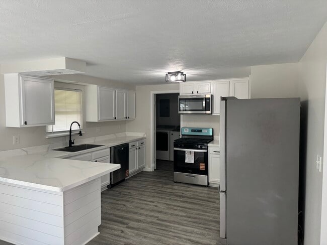 Photo - 6210 Alter Rd