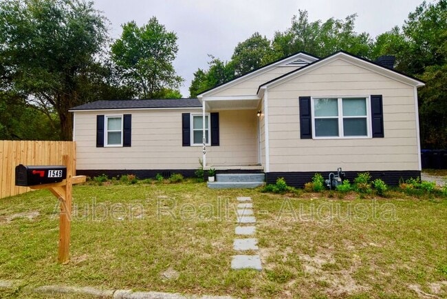 Building Photo - 1549 Heath St