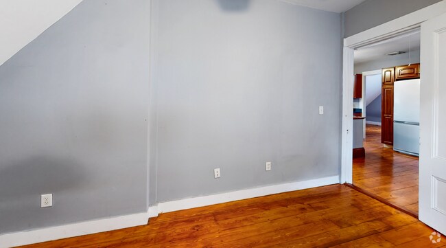 Building Photo - 137 Calumet St Unit 2 Rental