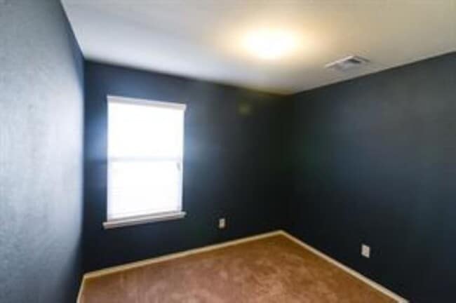 Photo - 1112 Decker Dr