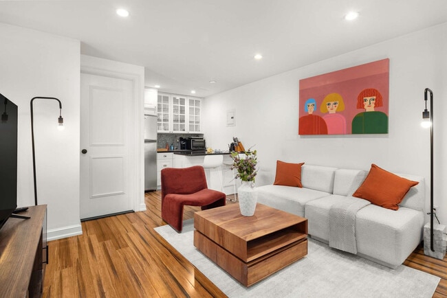 Building Photo - 49 W 16th St Rental