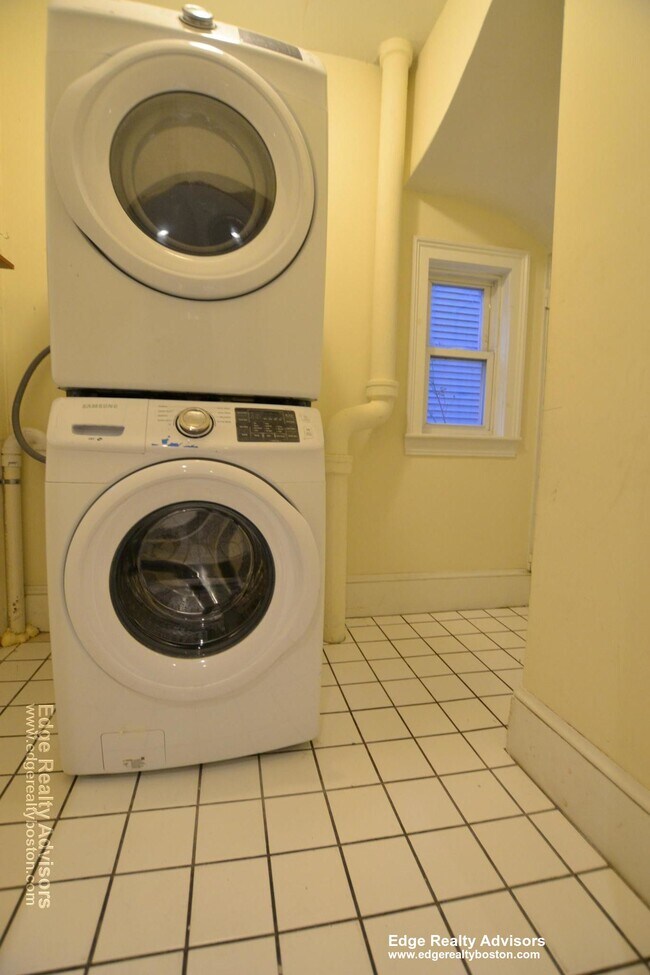 Photo - 8 Woodmont St