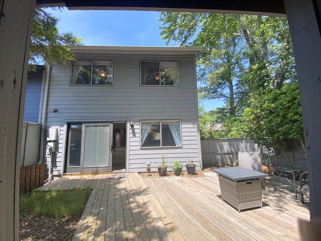 Photo - 56 Woodlake Dr Townhome