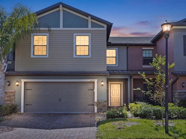 Building Photo - Stunning 3 BR + LOFT/2.5 BA /2-Car Garage townhome in the highly desirable GATED community of Hid...