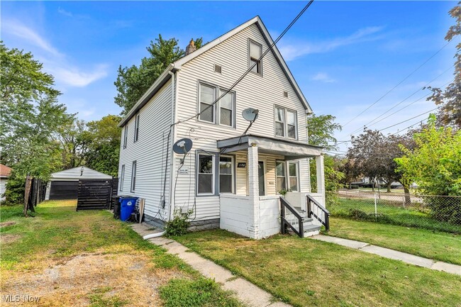 Photo - 11702 Brookfield Ave Unidad 2/UP