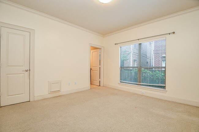 Photo - 6818 Staffordshire Blvd