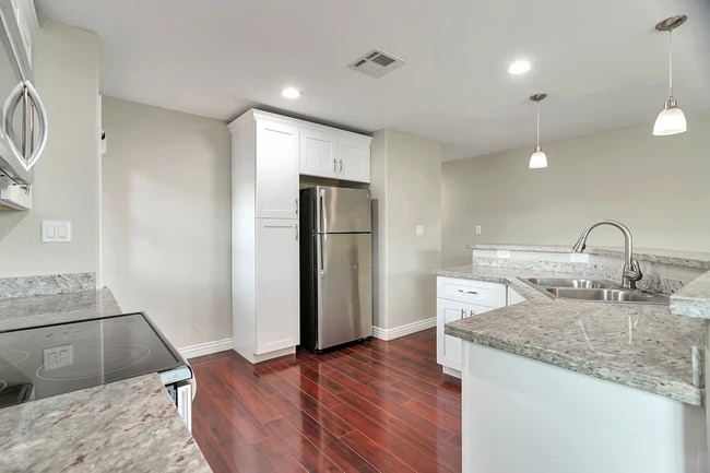 Photo - 5206 S 11th Ave