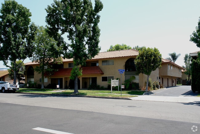 Las Verandes Apartments - Las Verandes Apartments