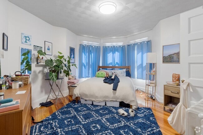 Building Photo - 95 Beacon St Unit 3 Rental