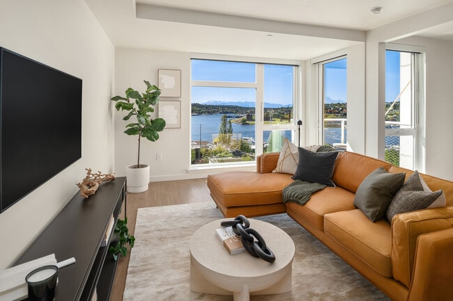 Building Photo - Liza Eastlake