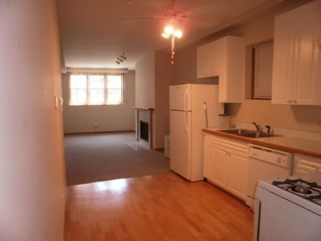 Building Photo - Kennelly Properties - 1336 Unit gdn