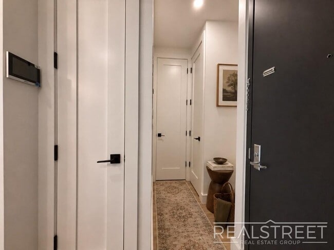 Photo - Modern Luxury Apartment Near Wingate Park Unit 4F