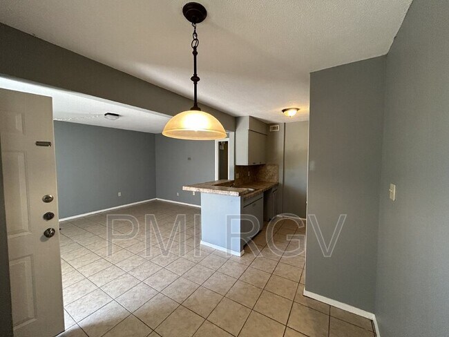 Photo - 815 Walnut Ave Unit APARTMENT107