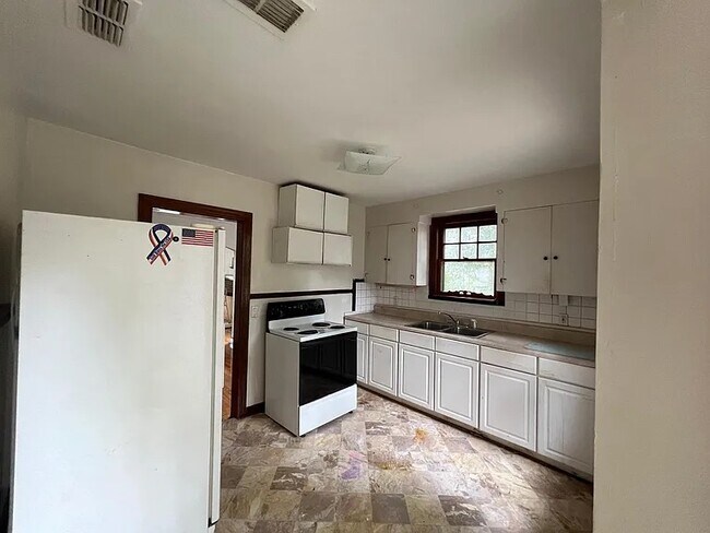 Photo - 343 W 63rd St