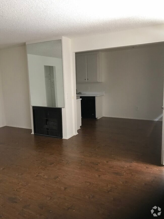 Building Photo - 20947 Bryant St Unit 202 Rental