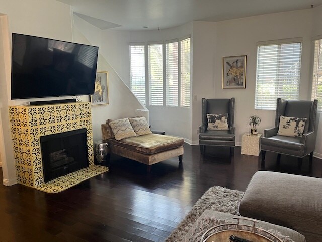 Living Room Chaise - 408 W Queen St Unit 109