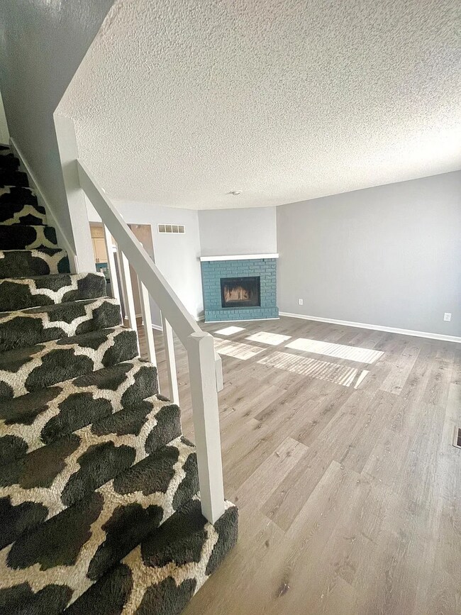 Photo - 401-407 NE Highland Ln Unit 403